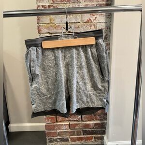Lululemon Liner Shorts Grey Camo Size Medium Men’s